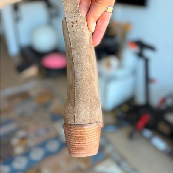 rag & bone women’s Camel Suede Joni Chelsea Boots in Tan - Picture 5 of 11